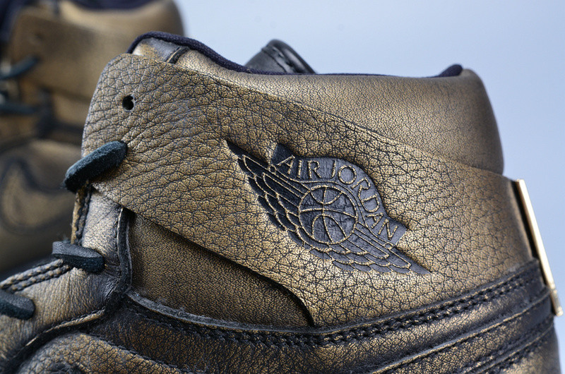 Air Jordan 1 Ret High OG Wings Mens AA2887-035