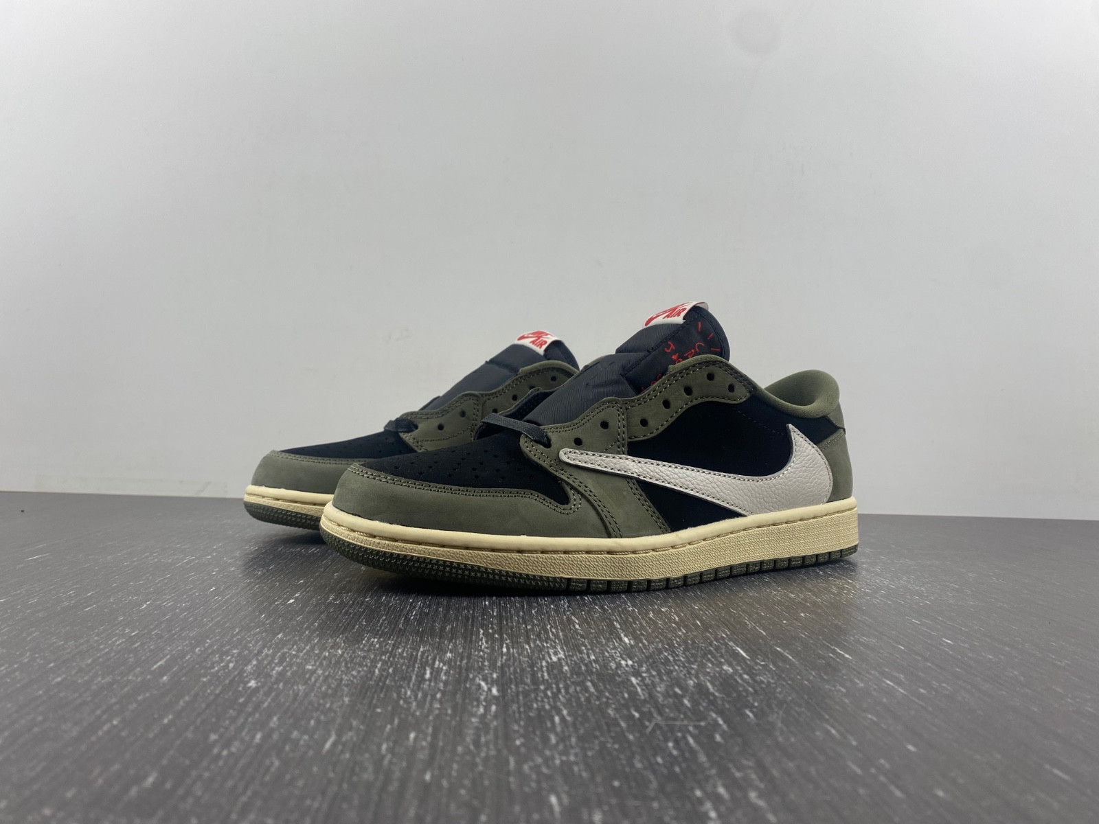 Travis Scott x Air Jordan 1 Low OG DM7866-002