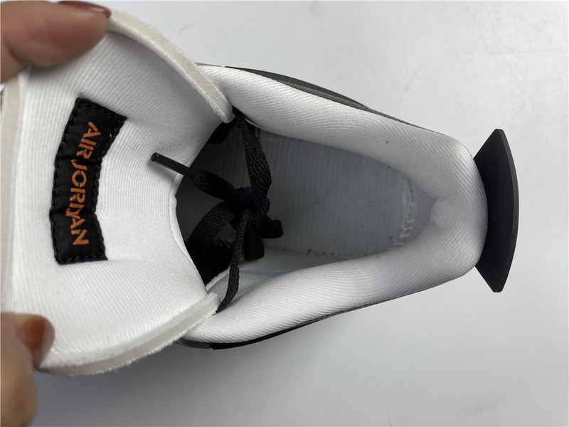 Jordan 4 Retro Starfish CW7183-100