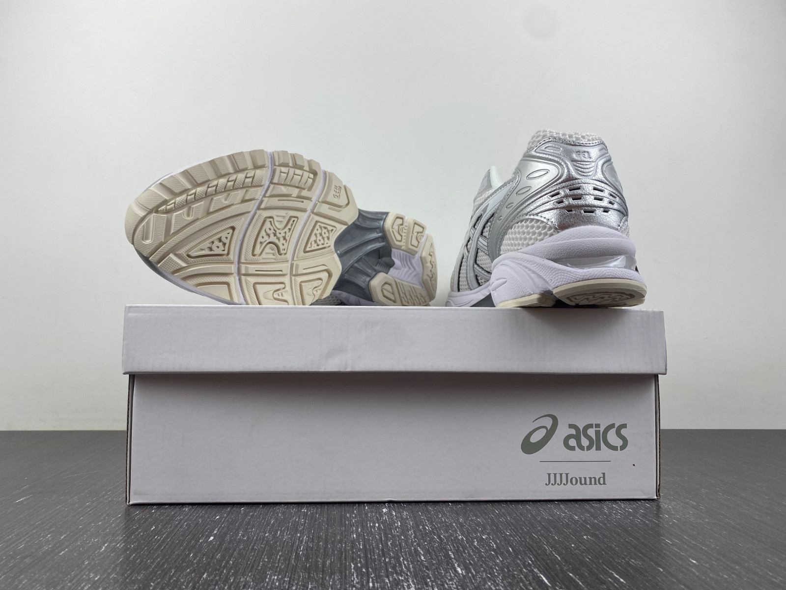 As*ic*s gel-kayano 14  1201a457-100