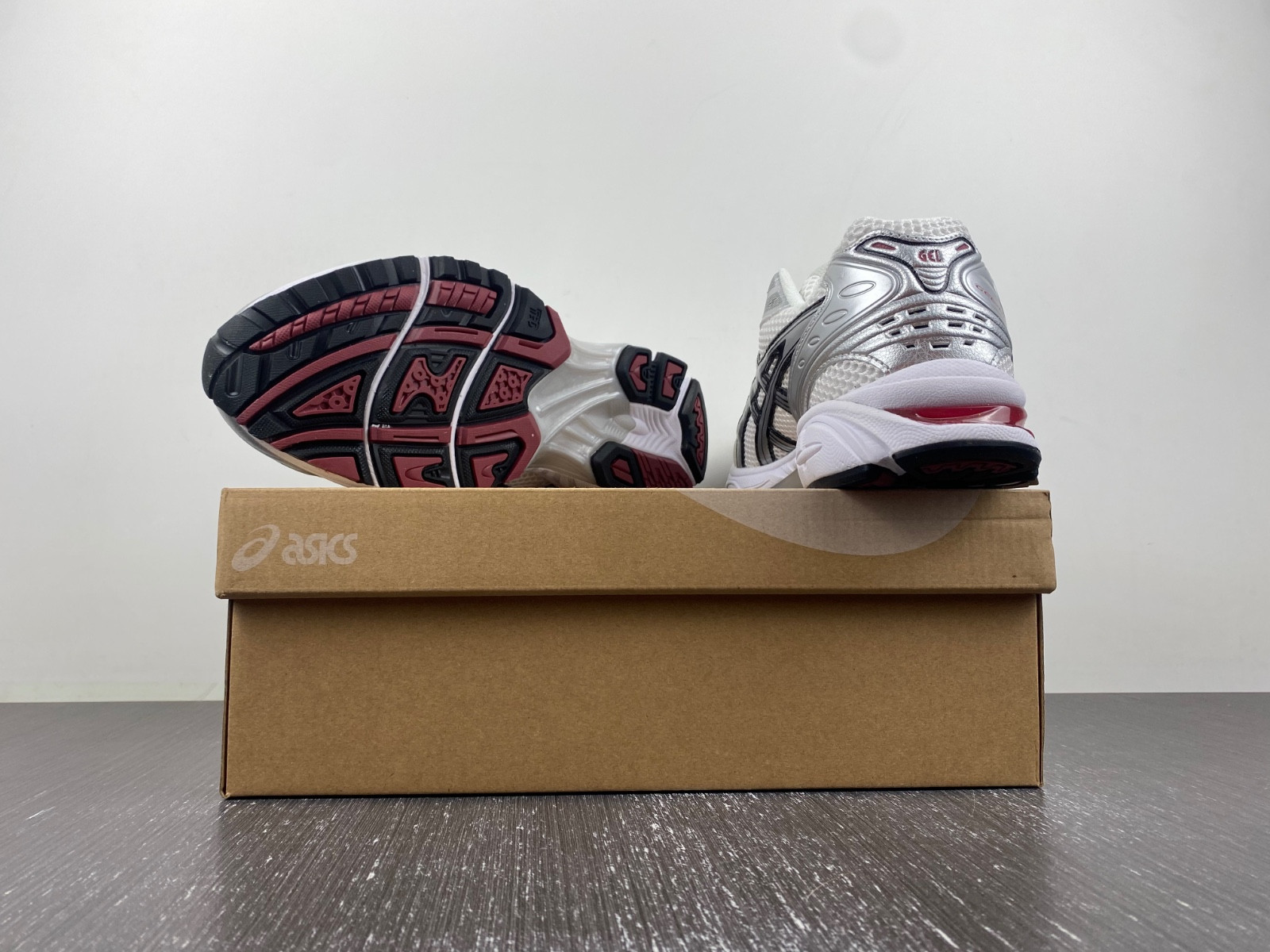 As*ic*s gel-kayano 14  1201a019-104