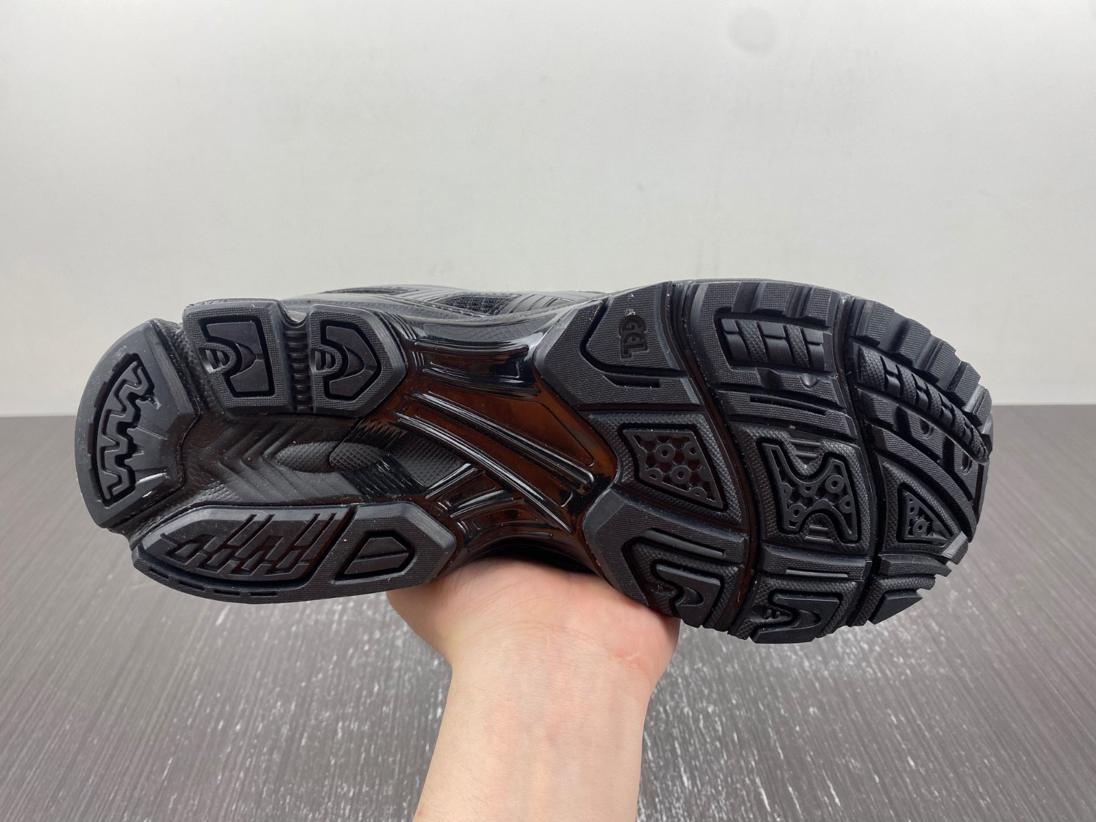 As*ic*s gel-kayano 14  1201a019-001