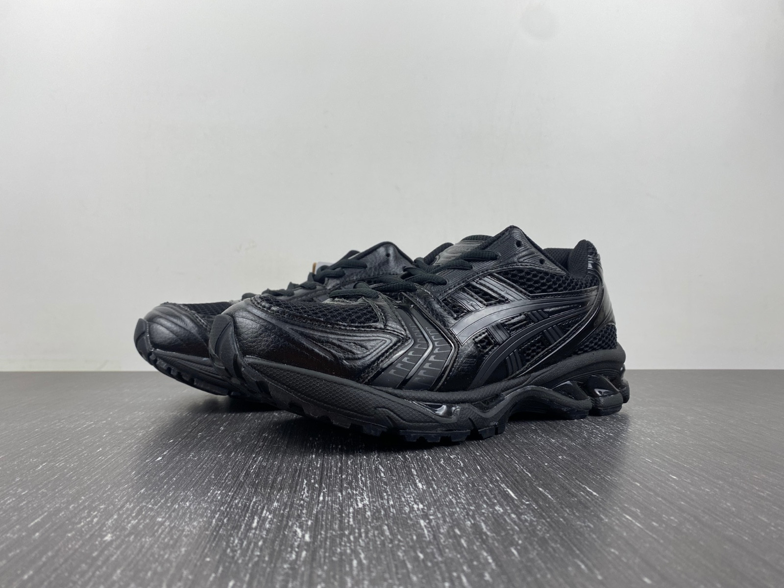 As*ic*s gel-kayano 14  1201a019-001