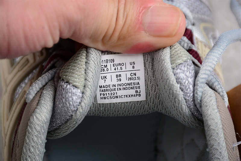 As*ic*s gel-kayano 14  1011b109-025