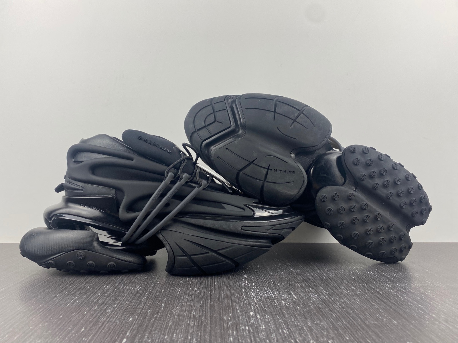 BALMAIN Black BLM1129