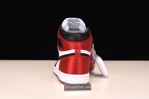 Air Jordan 1 Retro High “Satin Black Toe” CD0461-016