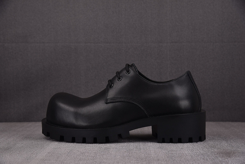 Ba*len*cia*ga hummer