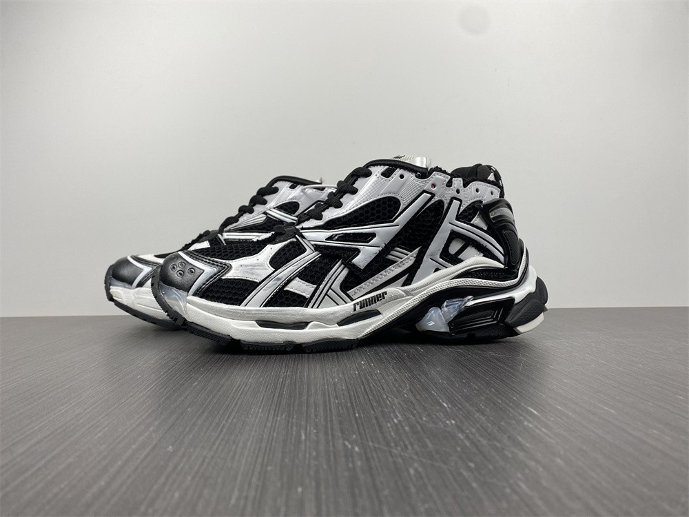 Ba*len*cia*ga runner  677403 w3r82 9010