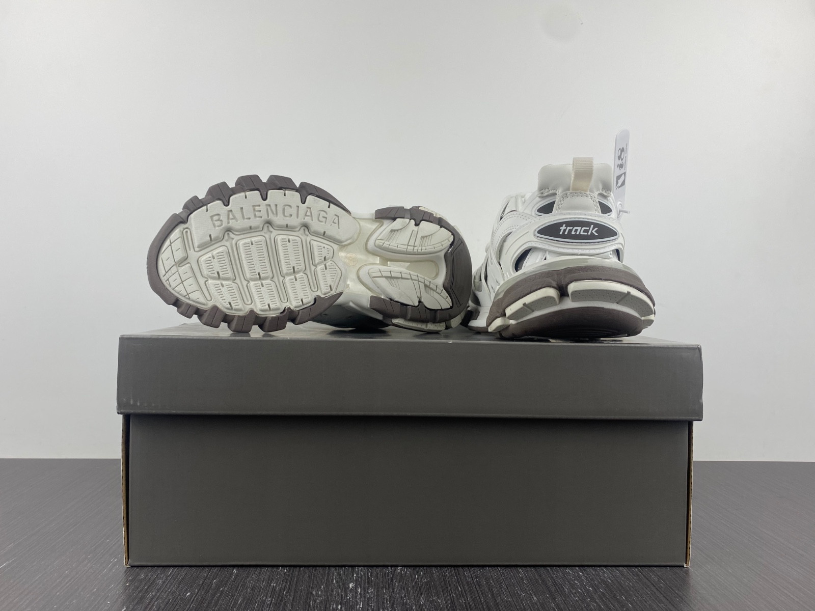 Ba*len*cia*ga track  542436 w3ac1 1897