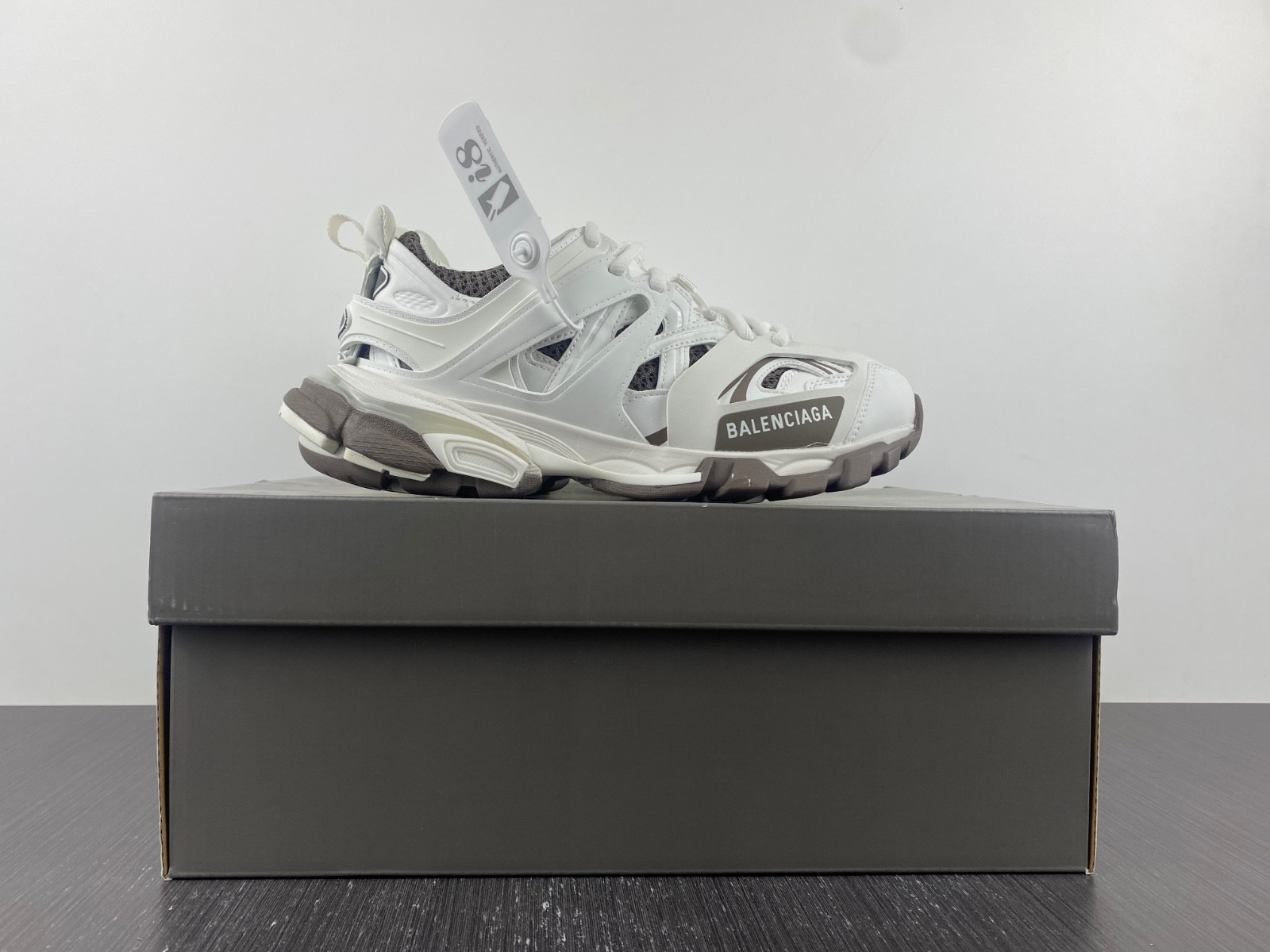 Ba*len*cia*ga track  542436 w3ac1 1897