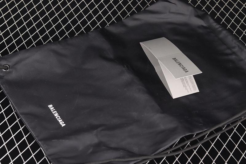 Ba*len*cia*ga track w1gb12156