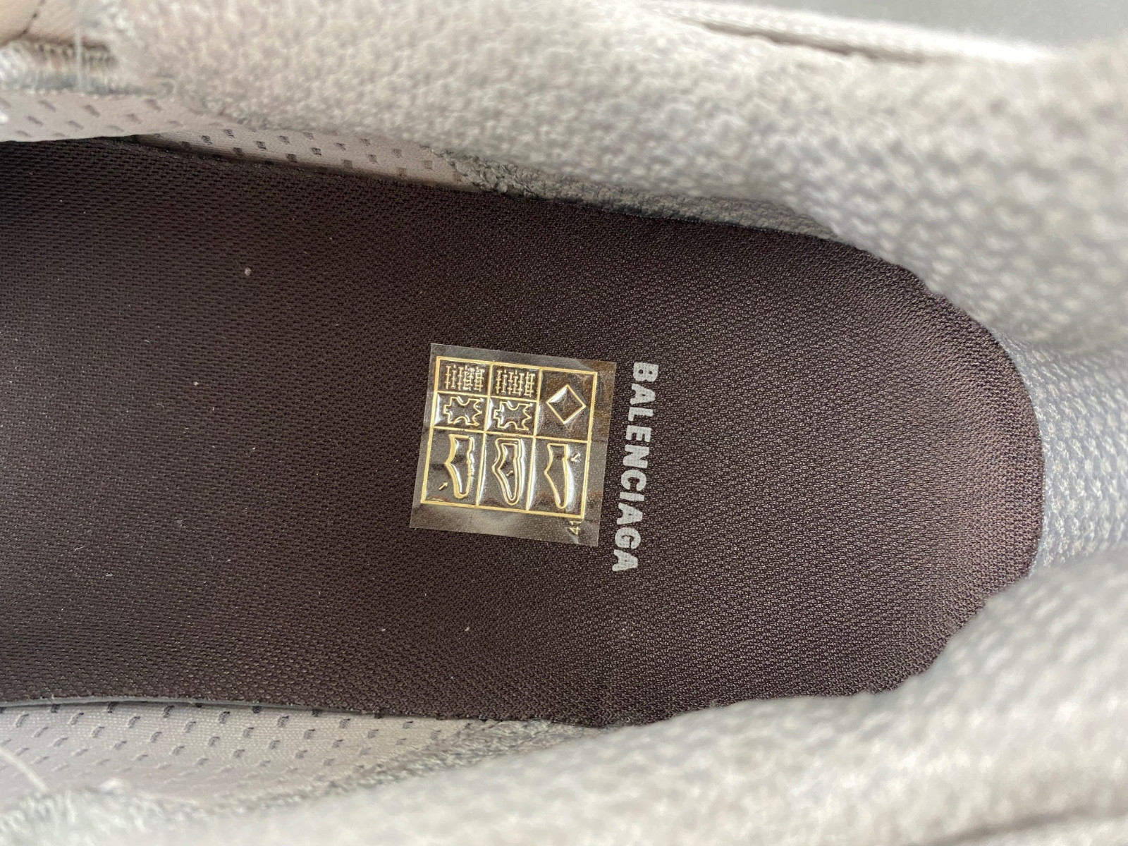 Ba*len*cia*ga phantom sneaker 778698 w3xll 2097