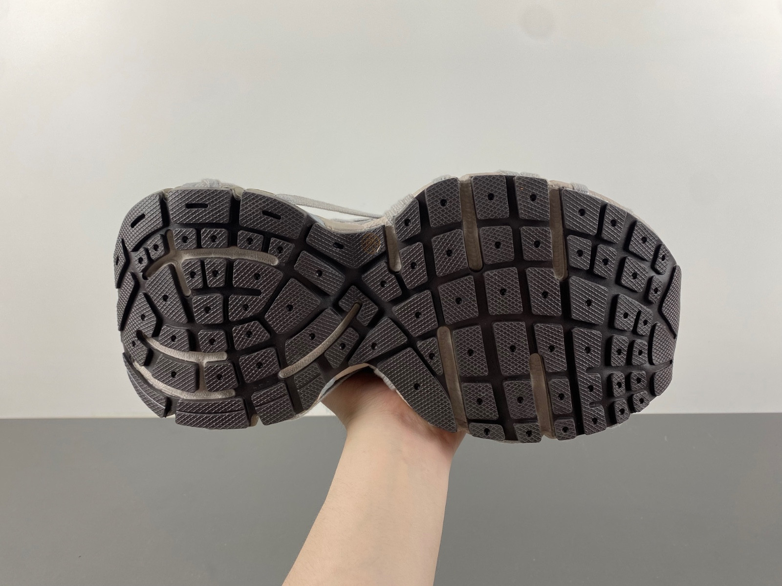 Ba*len*cia*ga phantom sneaker 778698 w3xll 2097