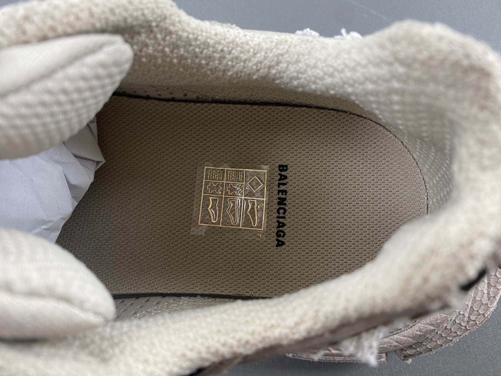 Ba*len*cia*ga phantom sneaker 734731 w3xdc 4001