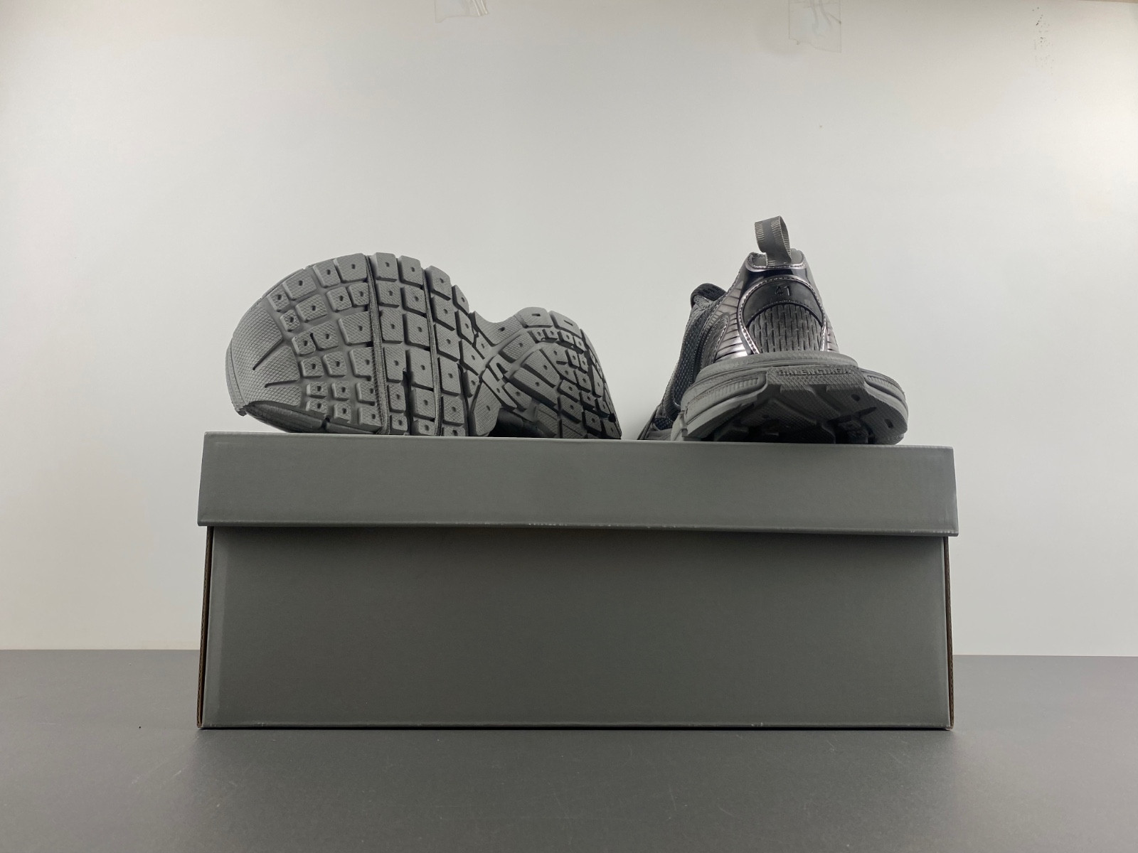 Ba*len*cia*ga phantom sneaker 734734 w3xl1 1210