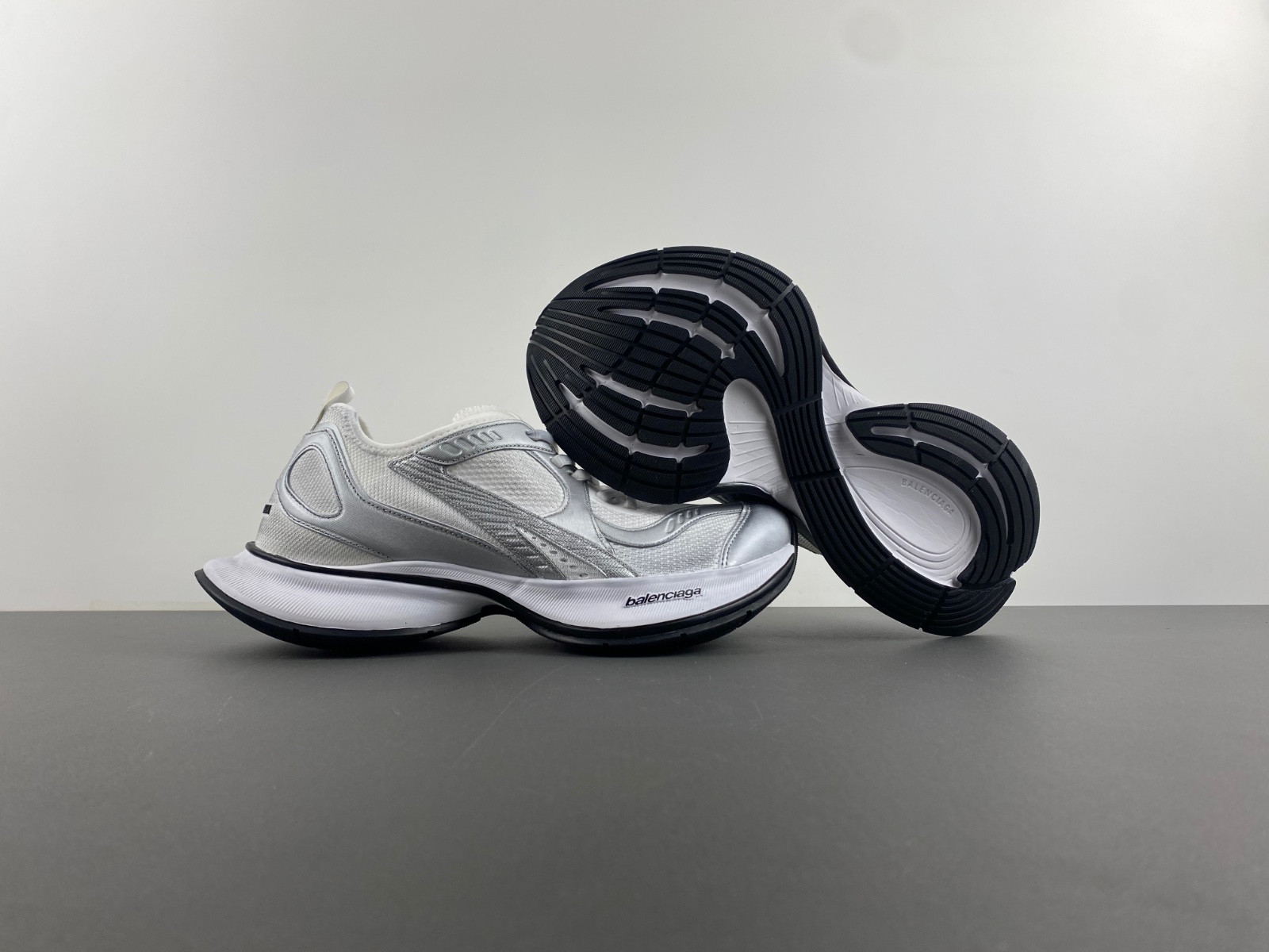 Ba*len*cia*ga runner 793945 wflgy 9100