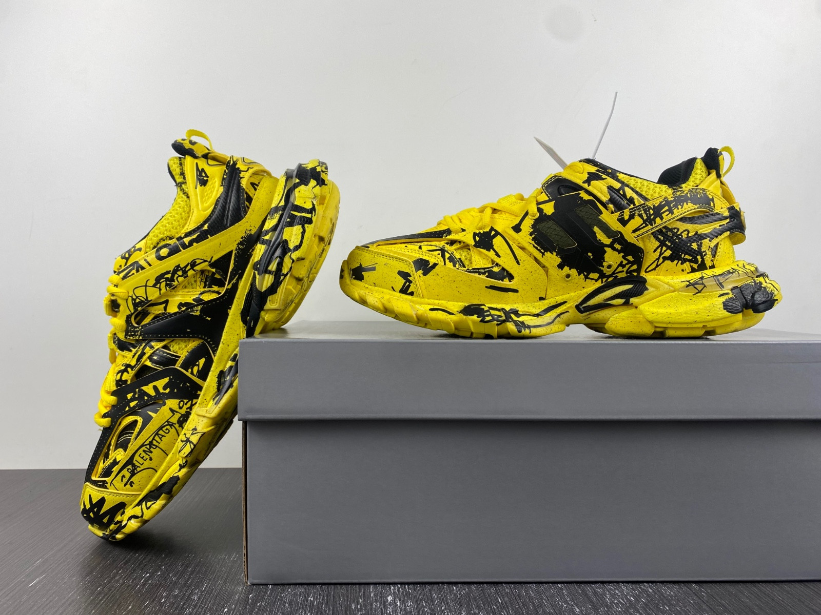 Ba*len*cia*ga track  542023 w3rra 7810