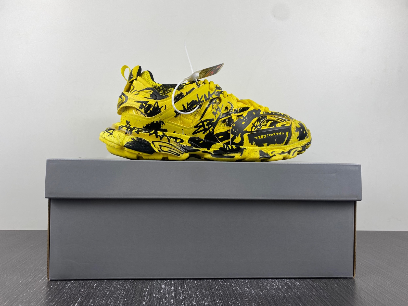 Ba*len*cia*ga track  542023 w3rra 7810