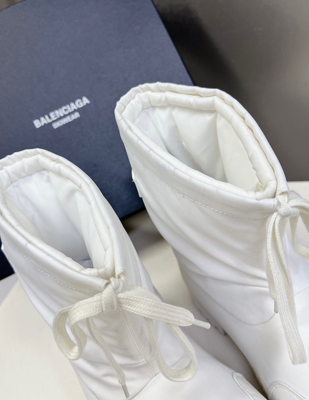 Ba*len*cia*ga boots