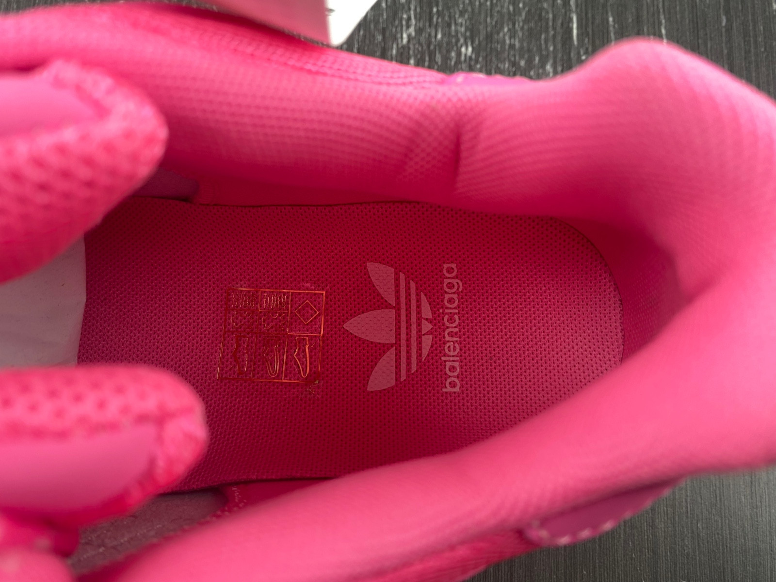 Ba*len*cia*ga triple s  712764 w2zb6 5590