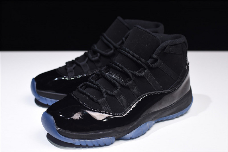 Air Jordan 11 “Cap and Gown” black  378037-005