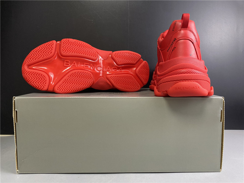 BLCG Triple S 524039-W2FA1-7632