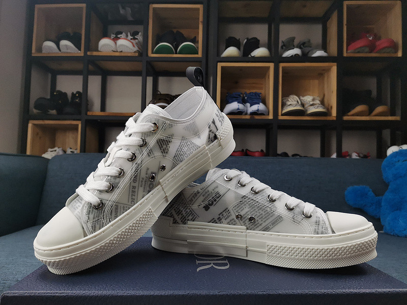 DR B23 Low Top Daniel Asham Newspaper 3SN249YUO_H069