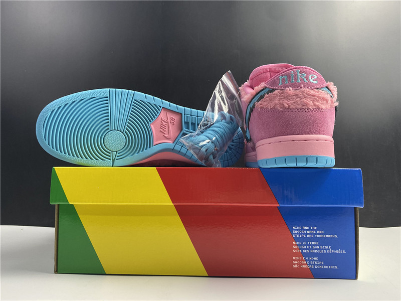 Grateful Dead x Nike SB Dunk Low 