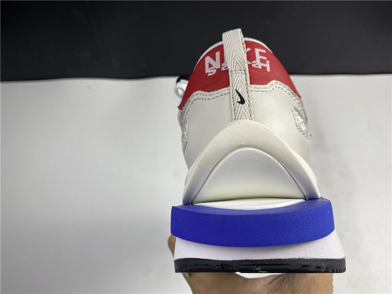 Sacai x Nike VaporWaffle “Royal Fuchsia”CV1363-100