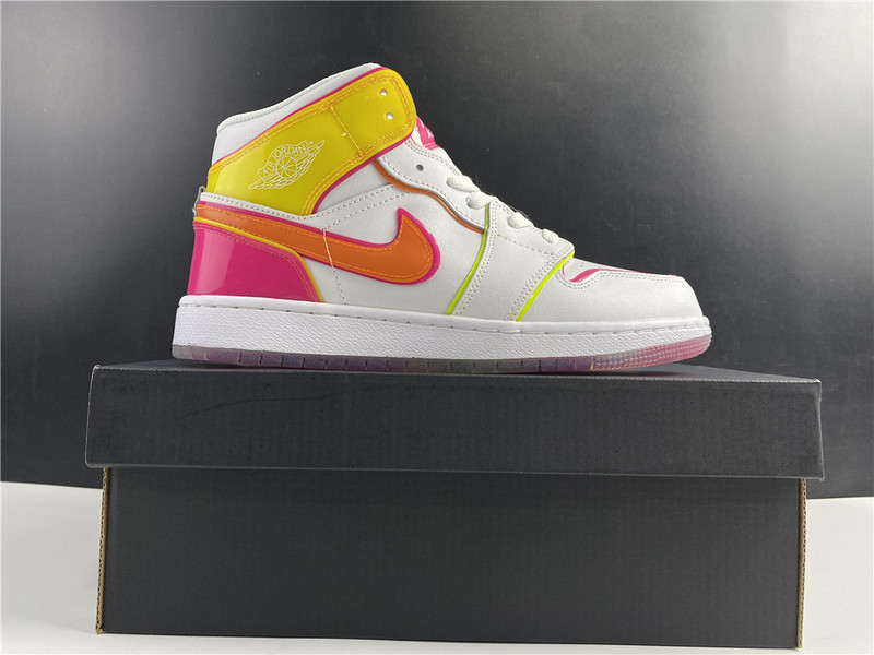 Air Jordan Retro 1 Mid Edge Glow CV4611-100