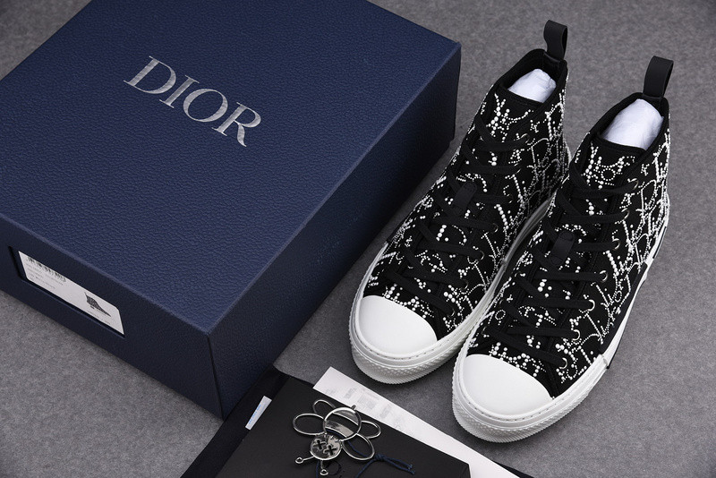 DR B23 High Top Sneaker