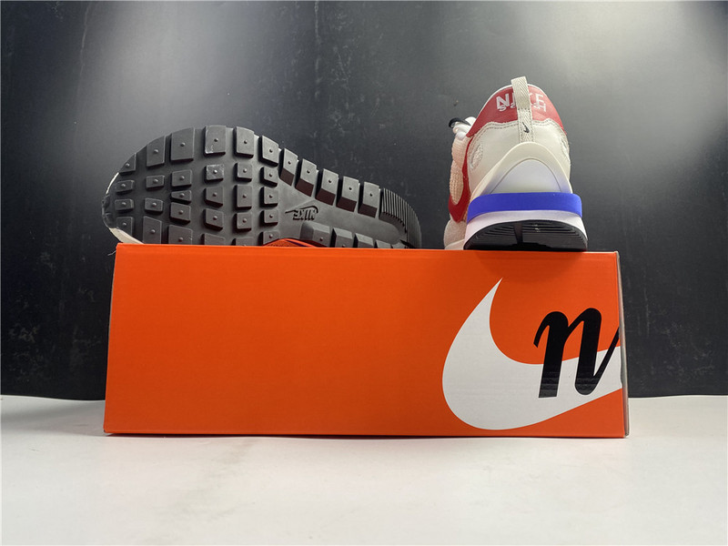 Sacai x Nike VaporWaffle “Royal Fuchsia”CV1363-100