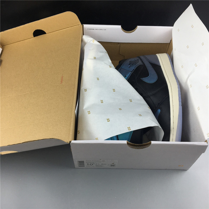 Air Jordan 1 Mid Iridescent Black BQ6472-009