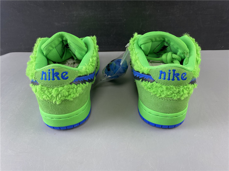 Grateful Dead x Nike SB Dunk Low 