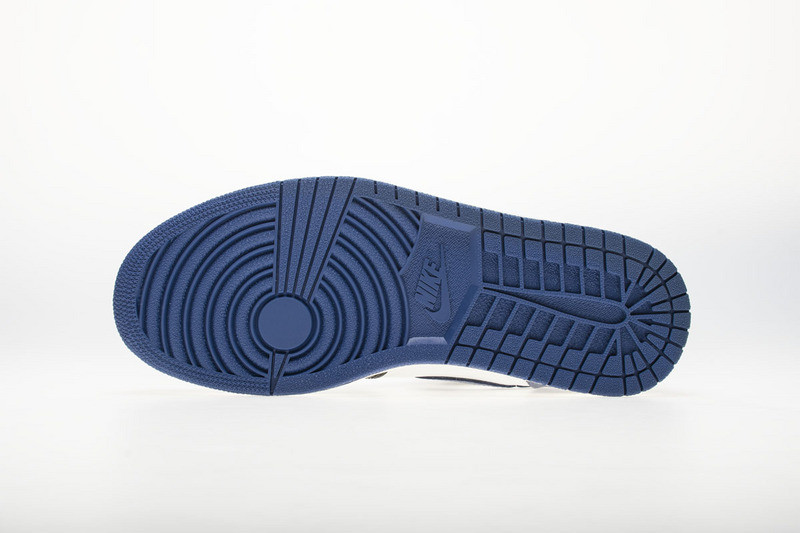 Air Jordan 1 Retro High OG “Blue Moon” 555088-115