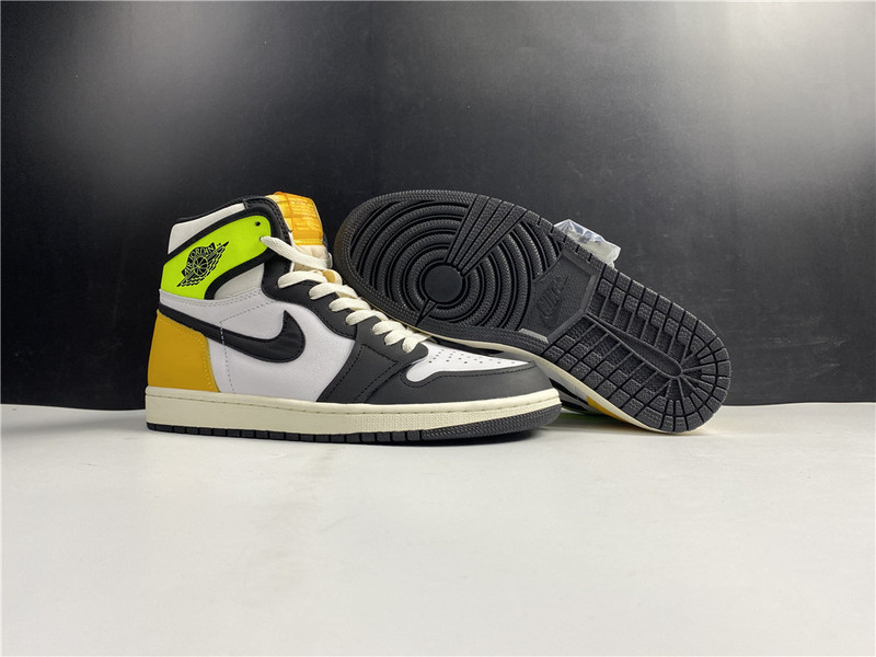 Air Jordan 1 Retro High OG “Volt Gold” 555088-118