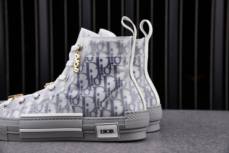DR B23 High Top Sneaker