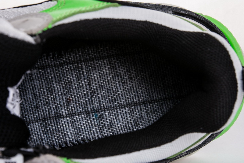 BLCG TRIPLE S 483513-W06E1