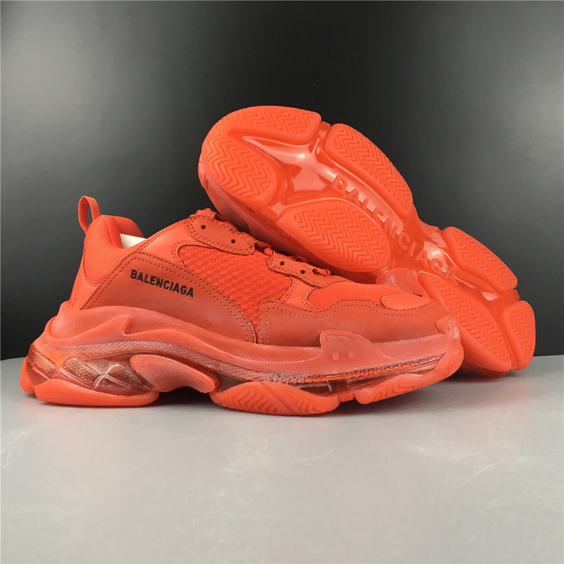 BLCG Triple S 541624-W09EO1-6500