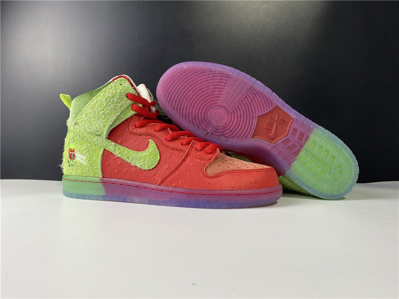 Nike SB Dunk High “Strawberry Cough” CW7093-600