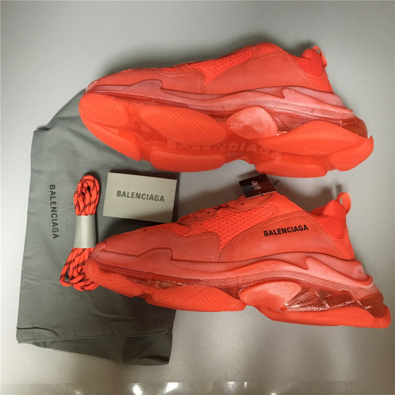 BLCG Triple S 541624-W09EO1-6500