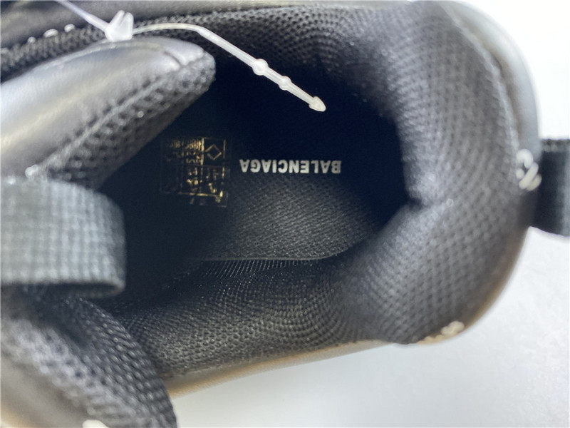 BLCG Triple S 524039-W06E2-2020