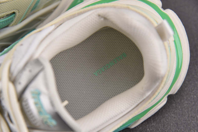 BLCG Track 2.0 568614-W3AE2-3911