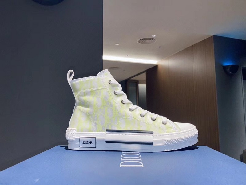 DR B23 High Top Sneaker