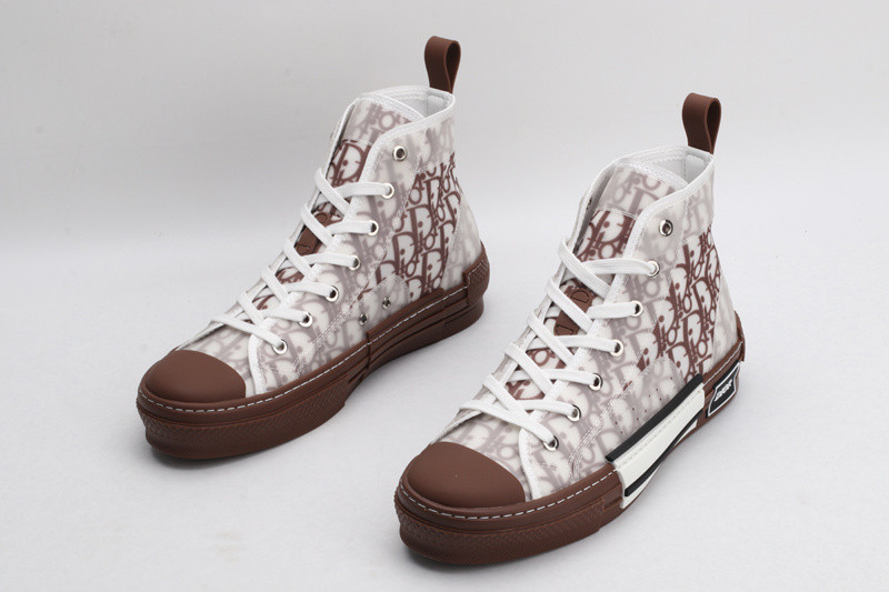 DR B23 High Top Sneaker