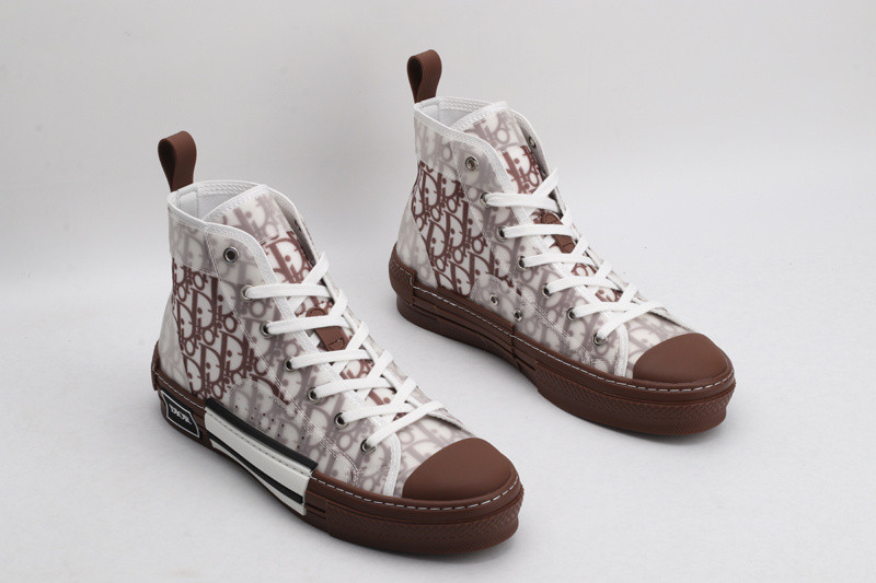 DR B23 High Top Sneaker