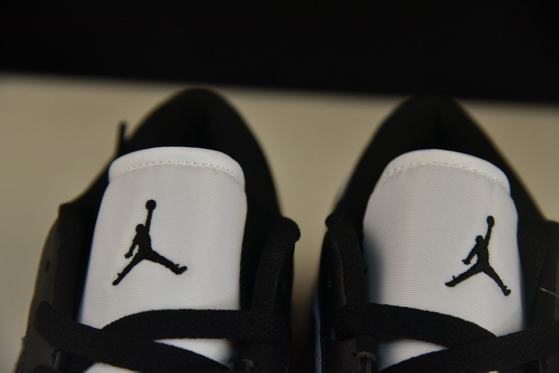 Air Jordan 1 Low “Panda” DC0774-101