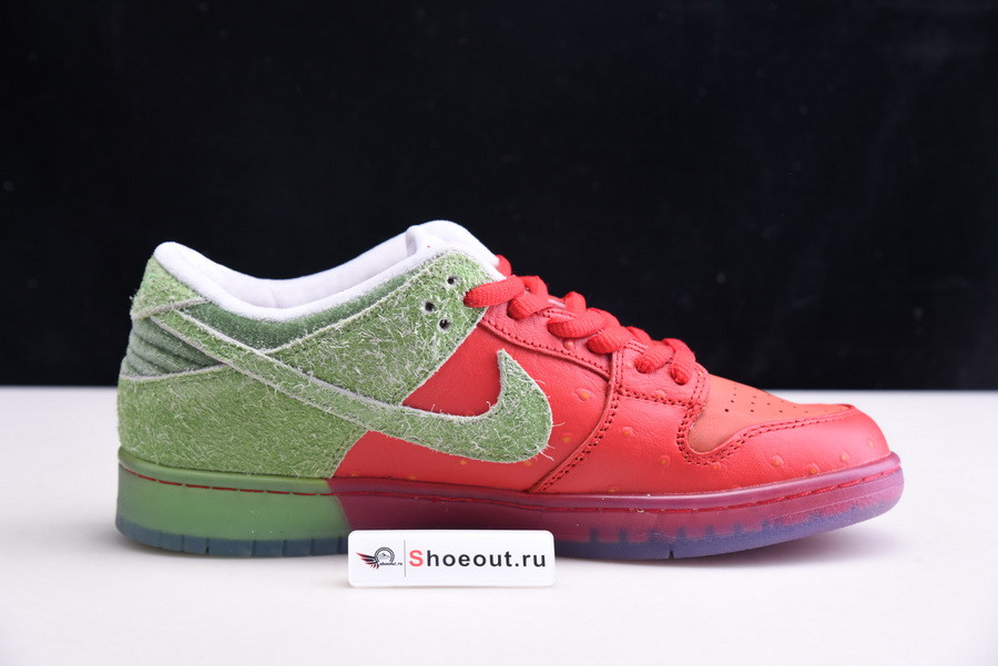Nike SB Dunk Low “Strawberry Cough” CW7093-601