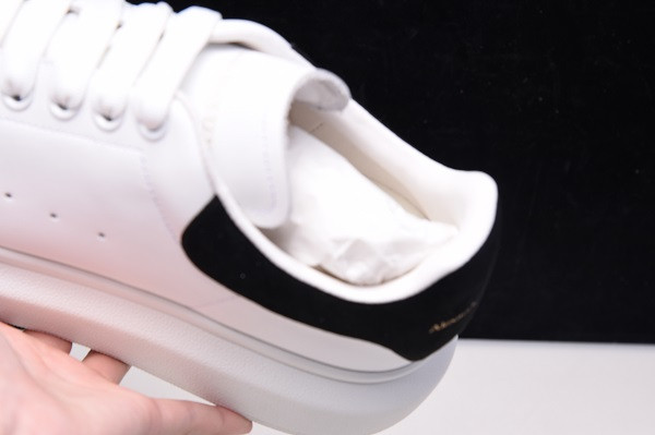 MQ Sneakers 462214-WHGP7-9374