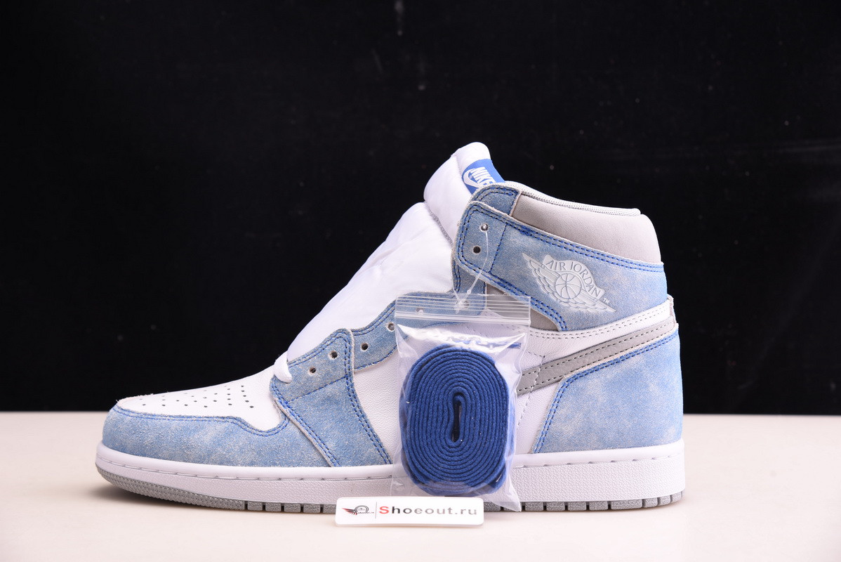 Air Jordan 1 High OG “Hyper Royal” 555088-402